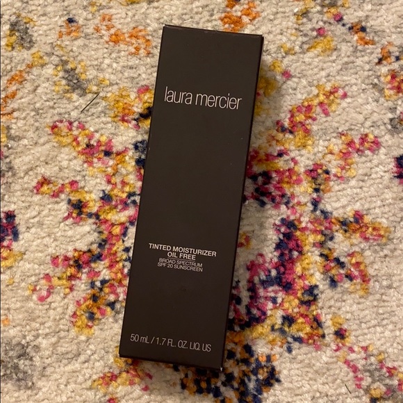laura mercier Other - LM Tinted Moisturizer